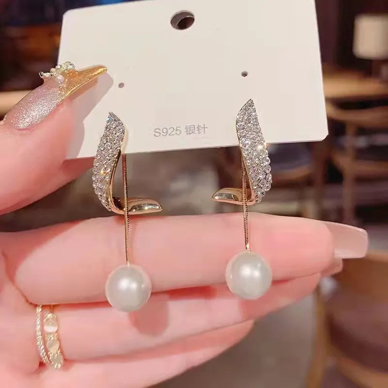 Trend Simulation Pearl Long Studs Earrings