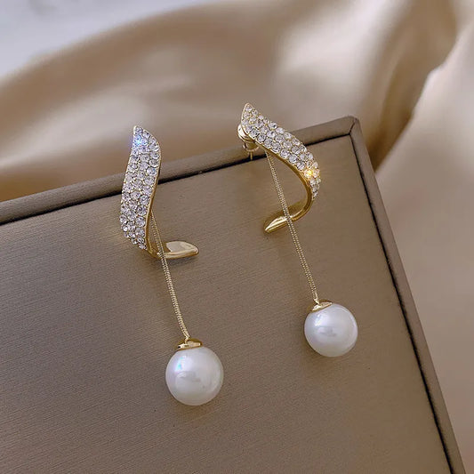 Trend Simulation Pearl Long Studs Earrings